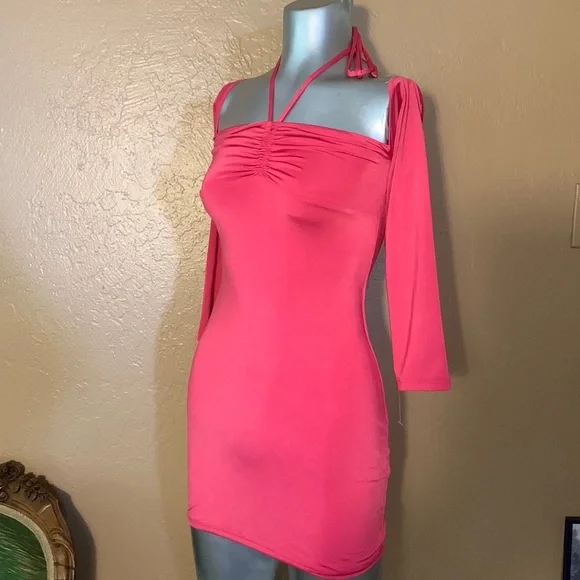 NWT Lovers And Friends Hot Pink Off The Shoulder Fitted Dress. SZ XS